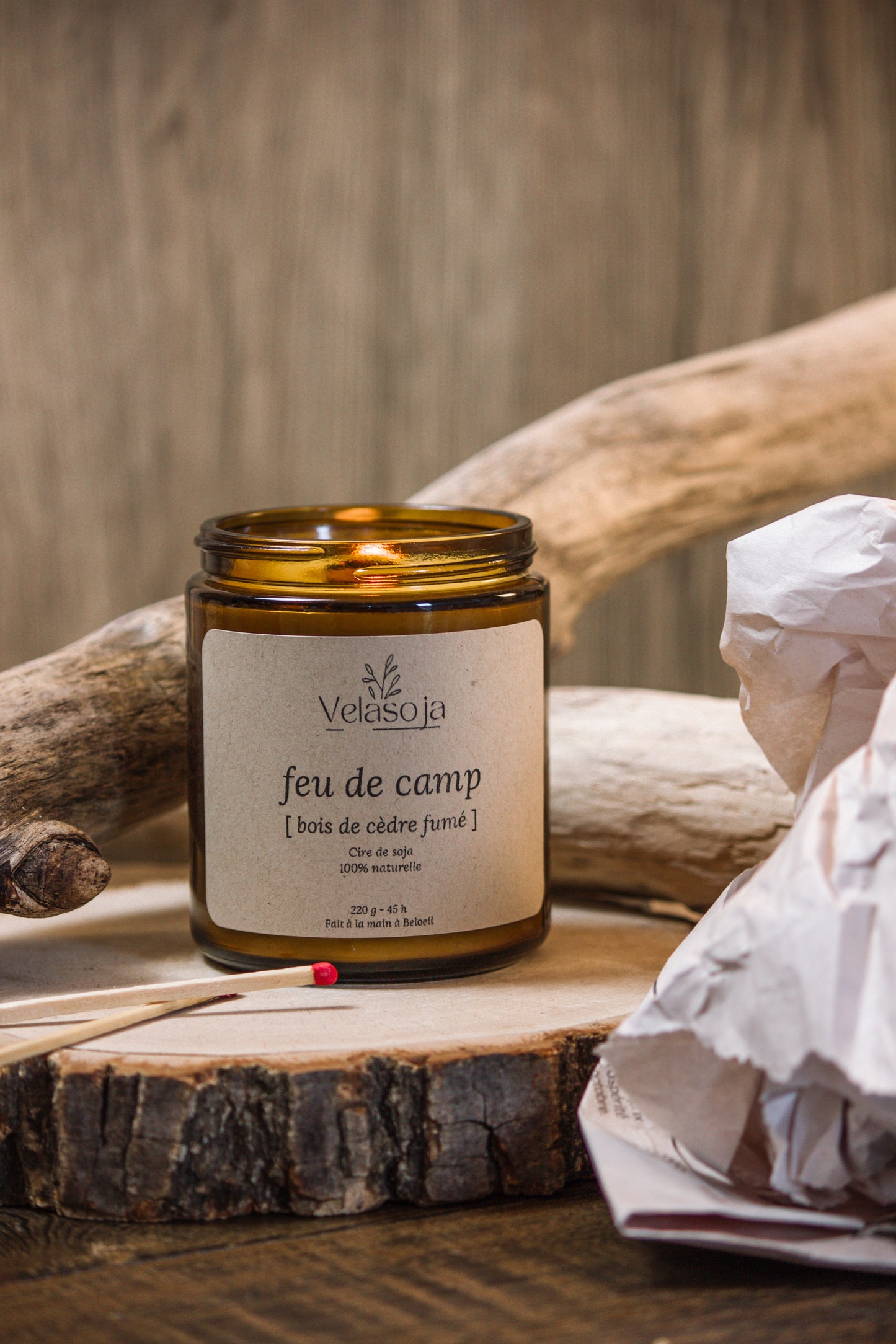 Feu de camp - bois de cèdre fumé